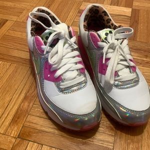 Nike air max 90 sneakers. White, pink, green and metallic.
